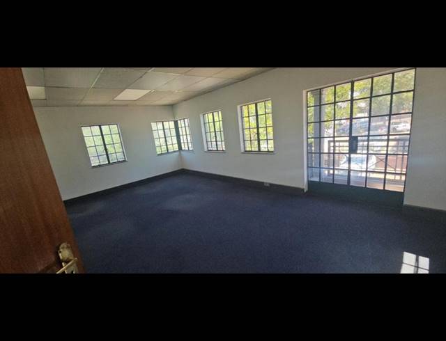 INDUSTRIAL PROPERTY TO RENT IN HALFWAY HOUSE